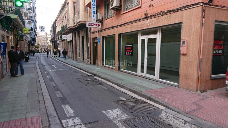 Foto a9061dd9-17c1-45ad-818f-d6c2b90cffa5. Alquiler local comercial en calle granada 25 amplio local en calle granada en Almería