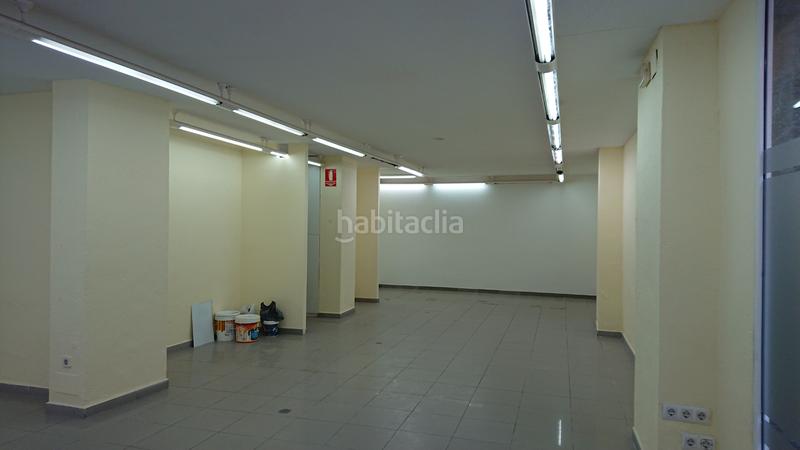 Foto b4ed5990-1671-4c1f-8c19-9b4dd465be9f. Alquiler local comercial en calle granada 25 amplio local en calle granada en Almería
