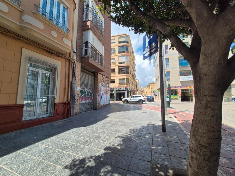 Foto c6500fe7-6a21-4650-b692-5830fa05e84c. Lloguer local comercial a calle granada 122 a Plaza de Toros - Santa Rita Almería