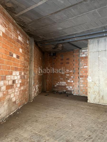 Foto e07c0470-3410-425b-8799-71e554212719. Location local commercial dans calle granada 122 dans Almería