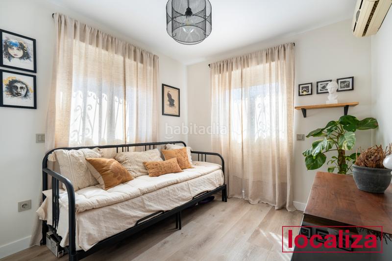 Foto b11843a2-bcf2-4a0d-9a41-50e7ef880b94. Casa aparellada amb xemeneia aparcament a San Luis Almería