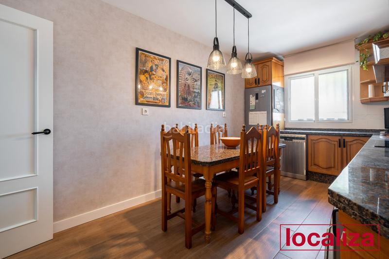 Foto 3700957a-ecf8-4515-9cbb-c4d705e22809. Casa bifamiliare con camino parcheggio in San Luis Almería