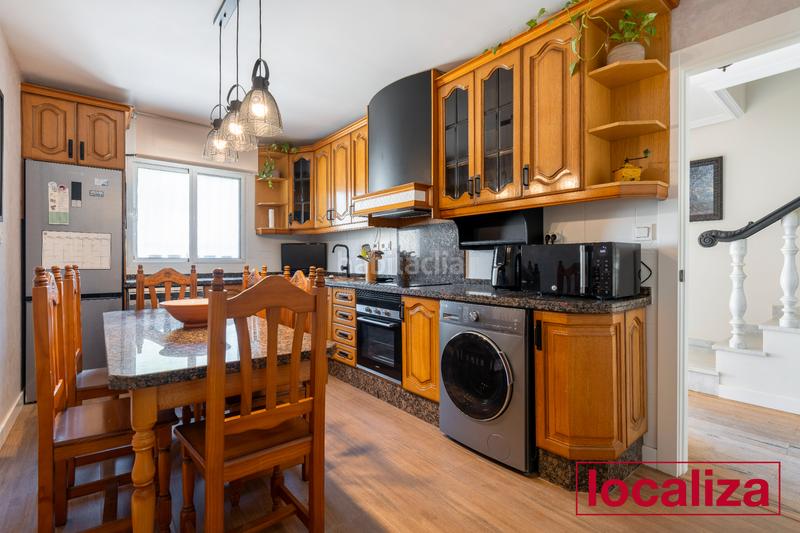 Foto 677c69bb-98b7-4bff-a305-2f22f7fad4f1. Casa pareada en San Luis Almería