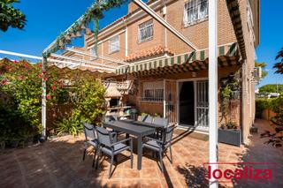 Casa pareada  Calle costa dorada
