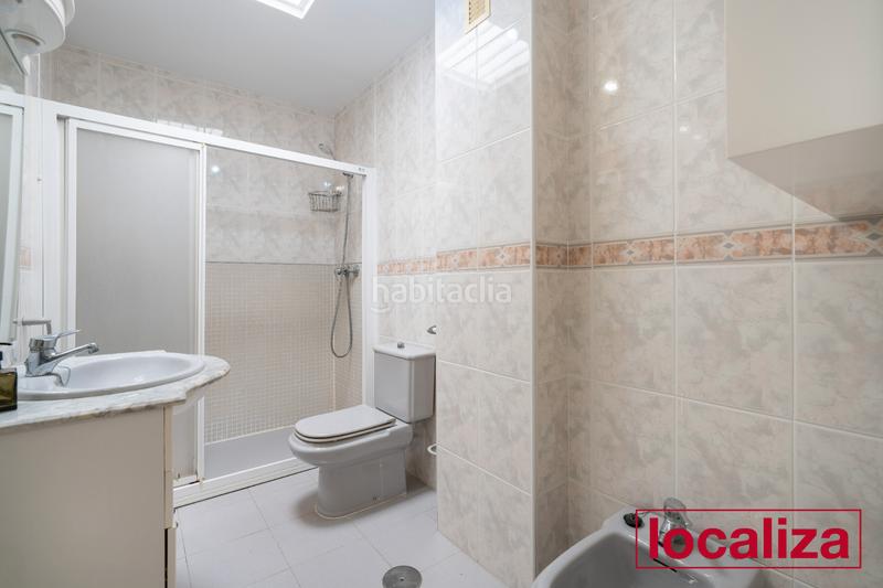 Foto b7c1e683-2706-4094-8977-e94332b6c9f2. Towny house with fireplace parking in San Luis Almería