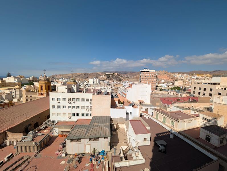 Foto e2c9a09e-976c-4481-b776-b00c21318fa4. Pis a paseo de Almería 16 a Centro Almería