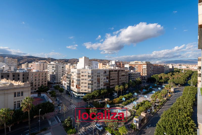 Foto fa78e028-88d7-4211-b40a-809774f78366. Miete etagenwohnung in avenida de la estación 2 in Almería