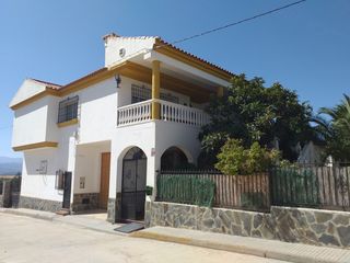 Chalet in Darro. Reservada reservada