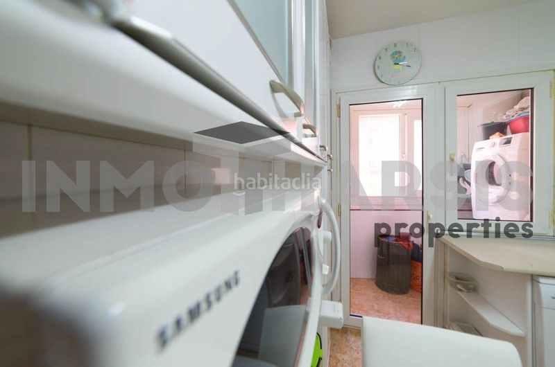 Foto afd6b0f7-6b8d-4e04-991d-ee9547b71f2c. Pis amb calefacció a Centro Almería