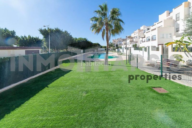 Foto 2f070a5a-00c7-4835-92bd-6b2e368846ed. Planta baixa amb calefacció aparcament piscina a Almería