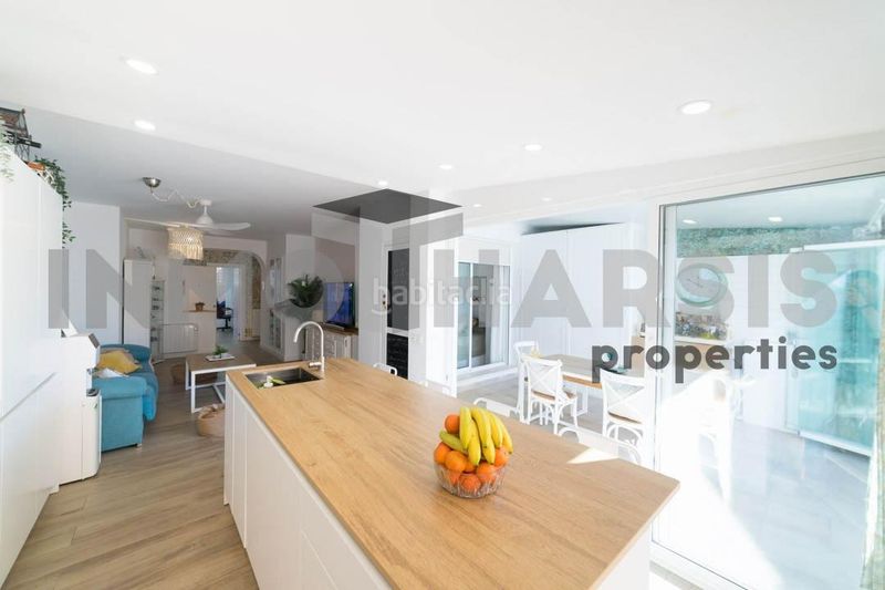 Foto 4f5ad4d8-59a9-43ce-978c-434604e92edb. Planta baixa amb calefacció aparcament piscina a Almería