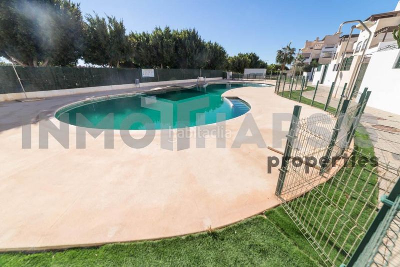 Foto 6bd7fd87-dde8-419a-b788-3ee3b20490b2. Planta baixa amb calefacció aparcament piscina a Almería