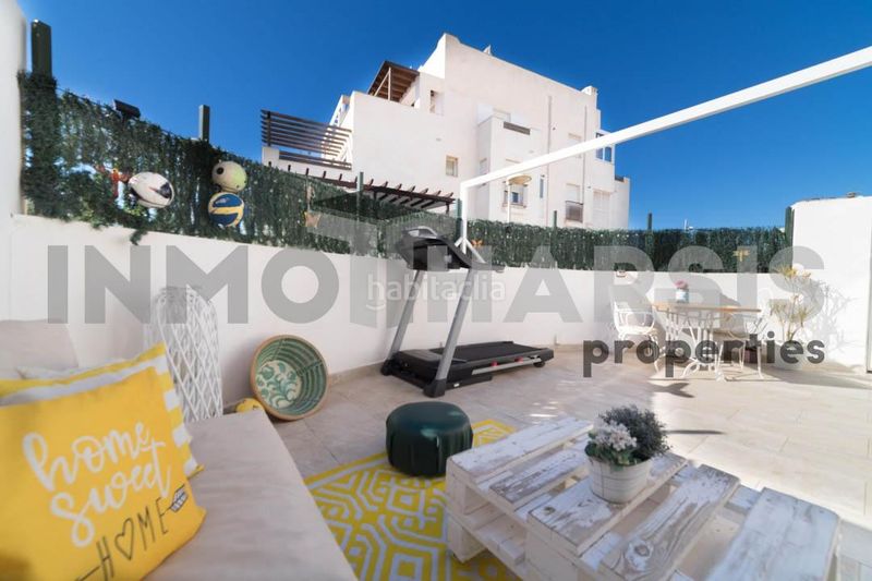 Foto 9ff4f7cb-7b39-4a4e-b08a-d2c1357a9545. Planta baixa amb calefacció aparcament piscina a Almería