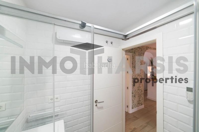 Foto cccdb6ae-c9c9-498b-a593-f17d3e3ada8d. Planta baixa amb calefacció aparcament piscina a Almería
