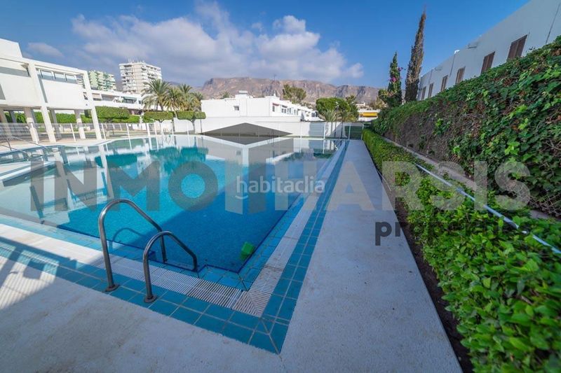 Foto 4d750521-6ff0-44b9-880f-21a939ce59bf. Pis amb calefacció aparcament piscina a Aguadulce Sur Roquetas de Mar