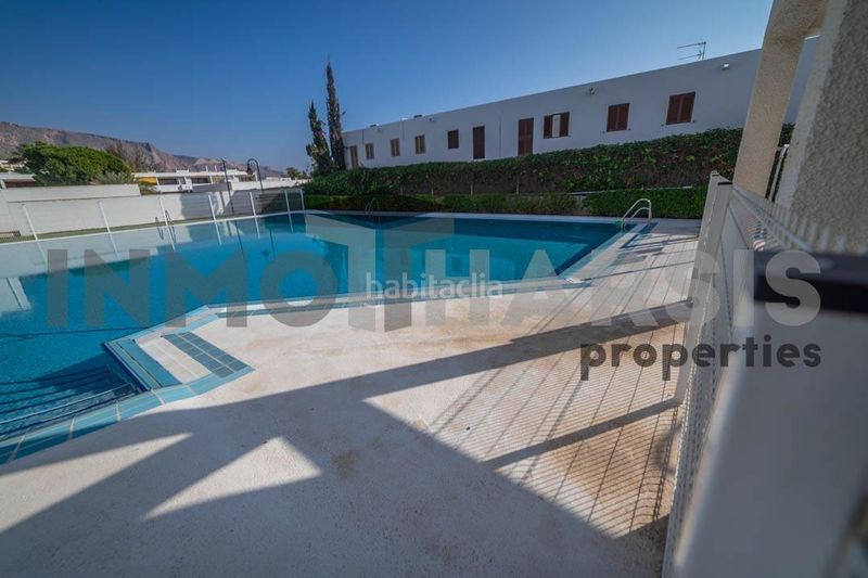 Foto ddb65a32-bd68-439c-aa61-edc2d5d86f53. Pis amb calefacció aparcament piscina a Aguadulce Sur Roquetas de Mar