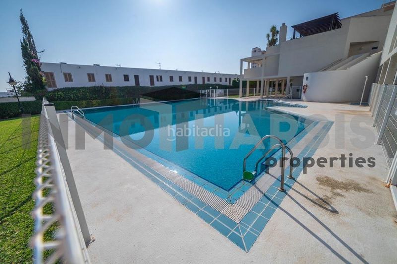 Foto f94391fe-8e7f-4c85-a994-a5296067ed56. Pis amb calefacció aparcament piscina a Aguadulce Sur Roquetas de Mar