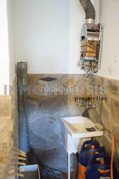 Foto 0ce2d893-a567-44f3-a6d3-b2d78ca3e413. Casa amb aparcament a Abrucena