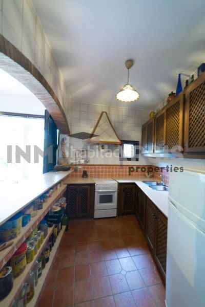 Foto 962f890d-f89f-46dd-b8b8-ca051c9f8e07. Casa amb aparcament a Abrucena