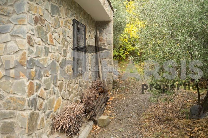 Foto b4db9f3d-f07c-4f71-8a74-ddfc474b03ad. Casa amb aparcament a Abrucena
