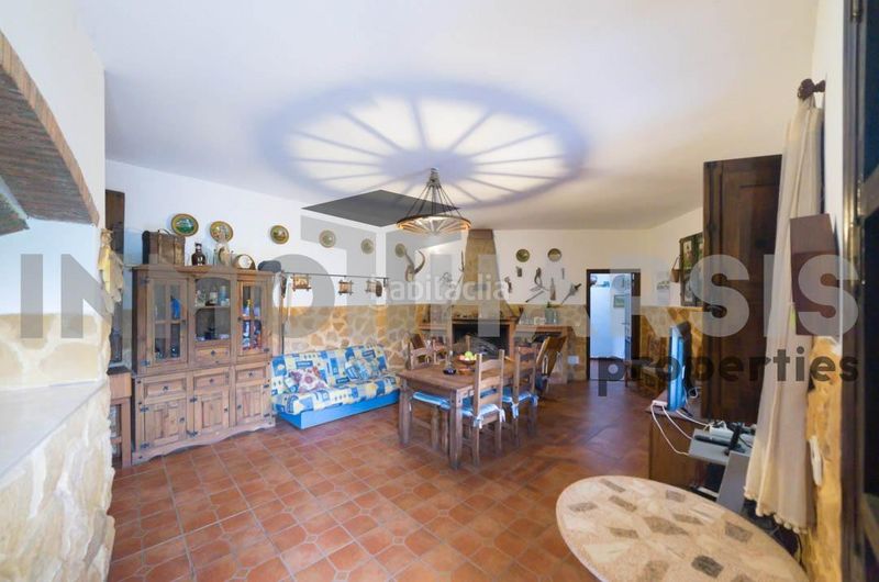 Foto bd92521e-6316-43b9-aa1d-696b9a5aefed. Casa amb aparcament a Abrucena