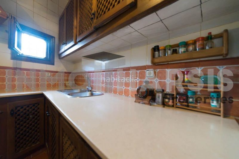 Foto da5ab8b9-f36c-4690-b837-aefbeaf62cf8. Casa amb aparcament a Abrucena