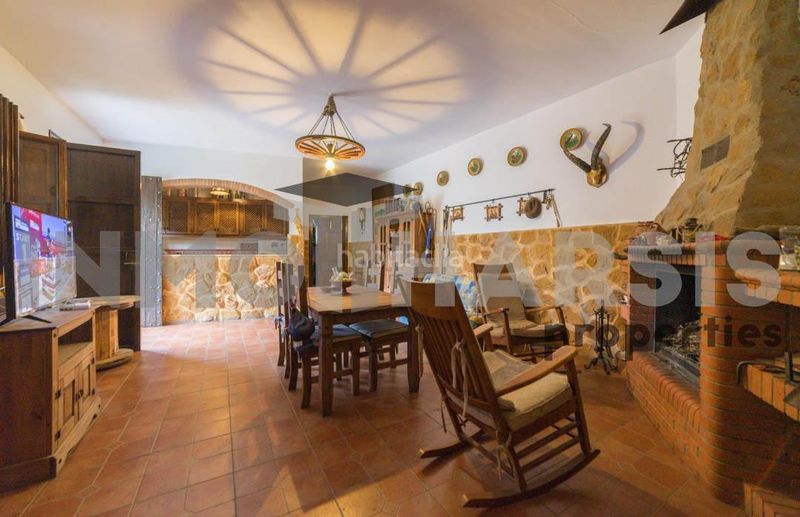 Foto f7c930e3-c1b6-48b7-850f-3385a14f4e57. Casa amb aparcament a Abrucena