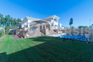 Chalet  Aviacion (u) 1. Se vende chalet lujo en las marinas junto campo de golf