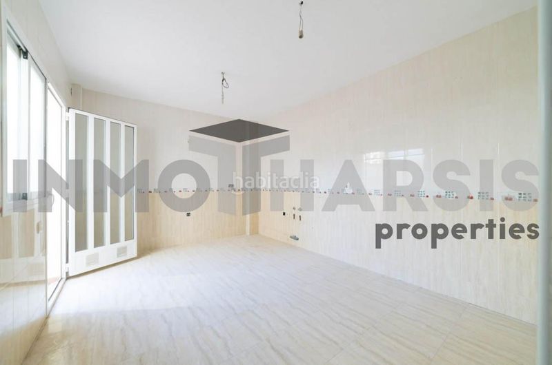 Foto 01eefae0-306d-4965-856f-92323e5aa262. Casa amb aparcament a Viator