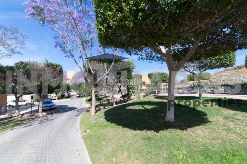 Foto 0a0adb82-4dc8-4e7e-b630-0e9465cc043a. Casa amb aparcament a Viator