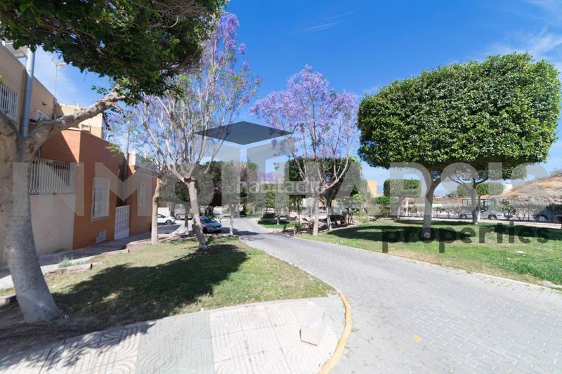 Foto 3566e030-d98e-48d7-a761-9a891185be10. Casa amb aparcament a Viator