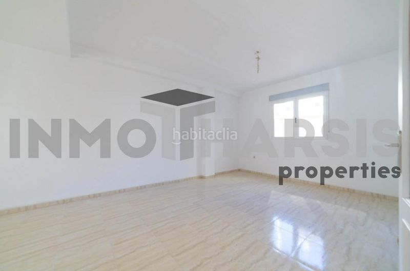 Foto 3ab32a88-74c2-42b3-b441-0a1ca10c8d4b. Casa amb aparcament a Viator