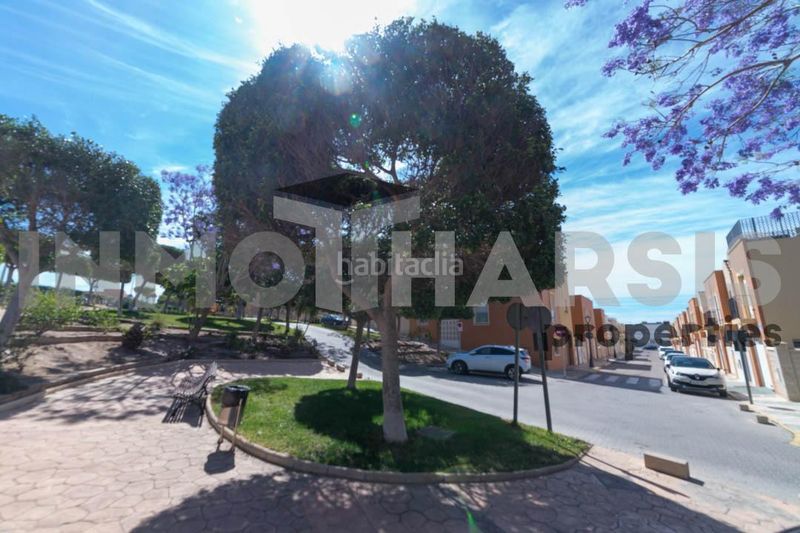 Foto 48852fc0-5148-4691-a42b-78e64db5d31d. Casa amb aparcament a Viator