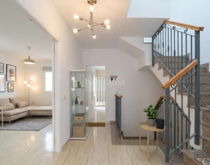 Foto 86681b14-8569-4825-b183-a71380880c3f. Casa amb aparcament a Viator