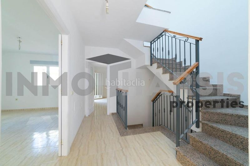 Foto a2db21bf-e131-4154-b41a-b91adcd61c09. Casa amb aparcament a Viator