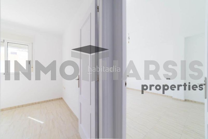 Foto a35e1b8f-bcf3-48c6-af31-4ff2353fd619. Casa amb aparcament a Viator