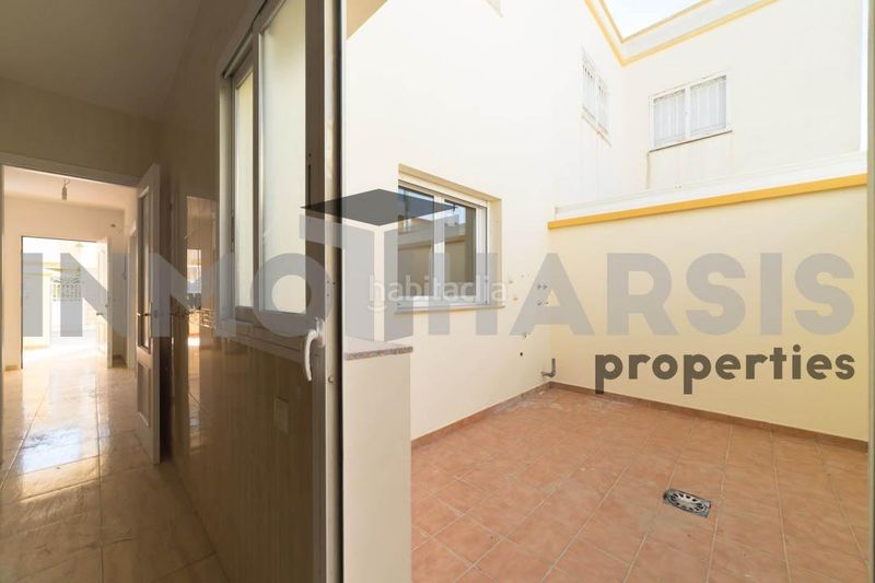 Foto ac3b7438-b0a1-4921-b69d-5debe0a24c20. Casa amb aparcament a Viator