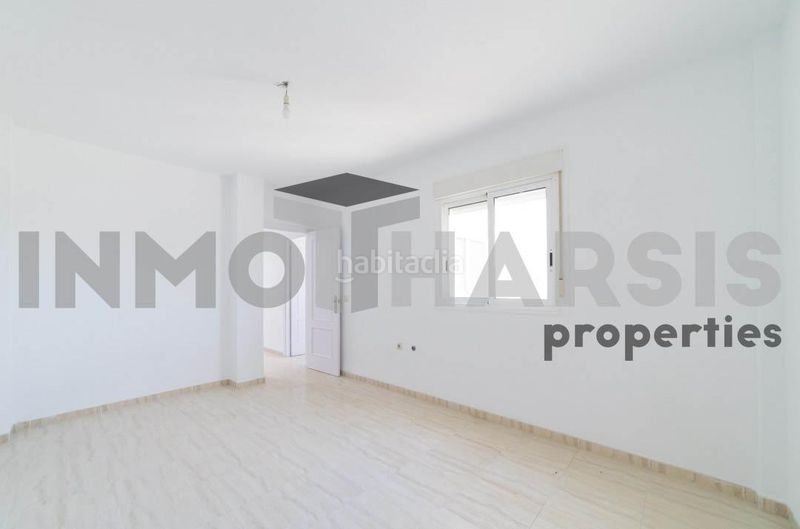 Foto bf24d73a-b0c0-47f8-ab3b-4f5d3530efaa. Casa amb aparcament a Viator