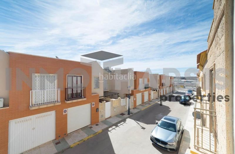 Foto cb1eb00b-66c2-4bb8-892e-66b0a85338cf. Casa amb aparcament a Viator