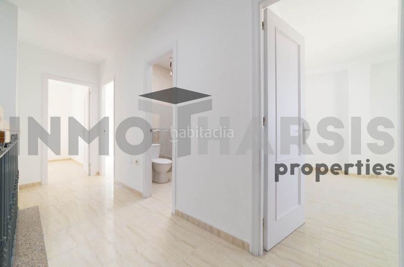 Foto f3b59eac-d6e8-4fe7-ac74-1f7795f0838f. Casa amb aparcament a Viator
