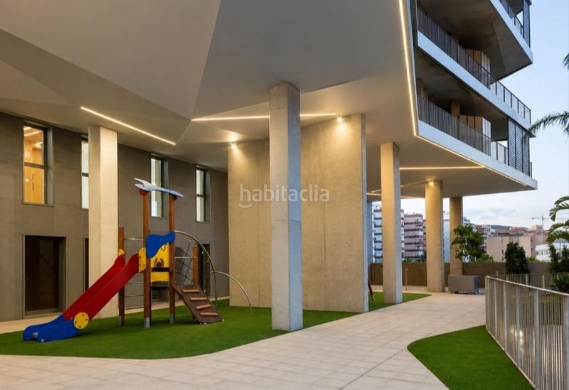 Foto 98eba10f-8fc5-424d-9481-fec7f6b33c63. Location appartement avec chauffage parking piscine dans Almería