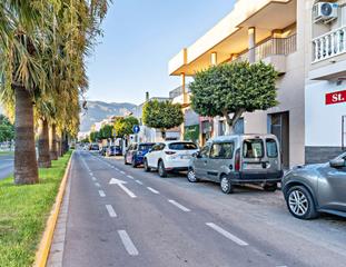 Lloguer Local Comercial  Avenida oasis. Local en venta y alquiler en venida oasis de santo domingo