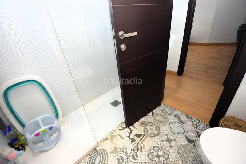 Foto 426f7871-d92e-4fbe-80bc-1121112994b9. Piso  con terraza en la zona del pabellón! en Ejido (El)