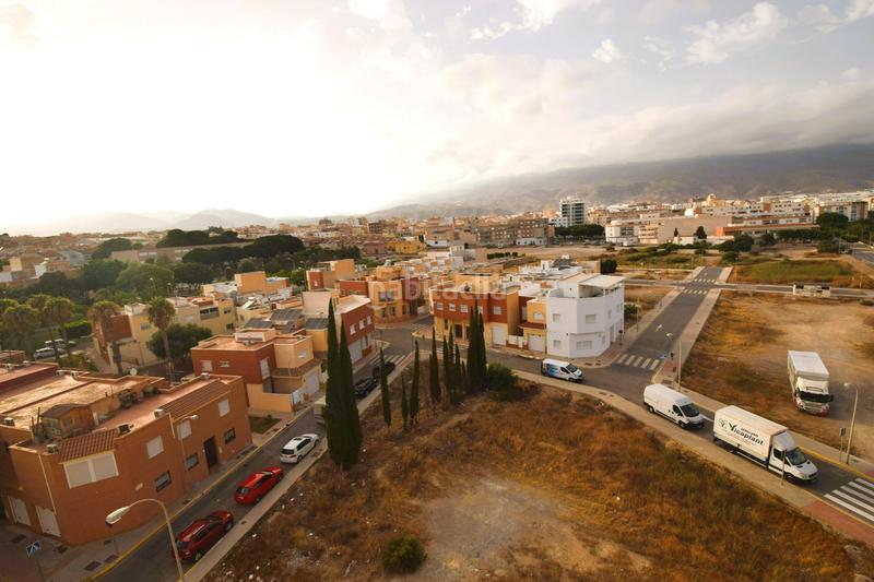 Foto b5489a47-0dba-4357-8e7a-f0564596b706. Piso  con terraza en la zona del pabellón! en Ejido (El)
