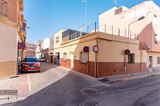 Casa  Calle dalia la (e). Oportunidad en ejido norte! casa amplia con terraza y garaje, mu