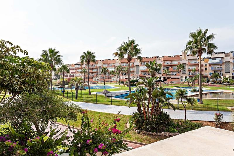 Foto 207ca079-baaa-4f49-beb9-546082d4face. Appartement avec parking piscine dans Almerimar Ejido (El)
