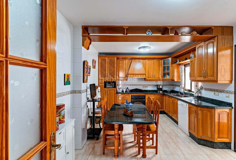 Foto 0dbe017b-8d1d-4ff9-bedb-4e930b884891. Pis amb aparcament a Ejido centro Ejido (El)