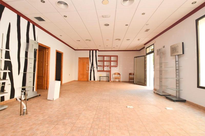 Foto 59a279f4-a87c-47c2-a005-8dc976cb1bf7. Alquiler local comercial  reformado en el ejido. posibilidad de compraventa aplazada informate! en Ejido (El)