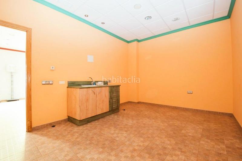 Foto fd898488-5e78-41e2-8c4c-110a3ddbf21f. Alquiler local comercial  reformado en el ejido. posibilidad de compraventa aplazada informate! en Ejido (El)