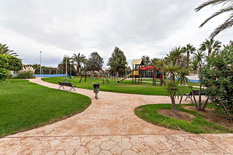 Foto a03f20db-ac33-490b-86de-7bc54fdda87d. Attique avec chauffage parking piscine dans Almerimar Ejido (El)